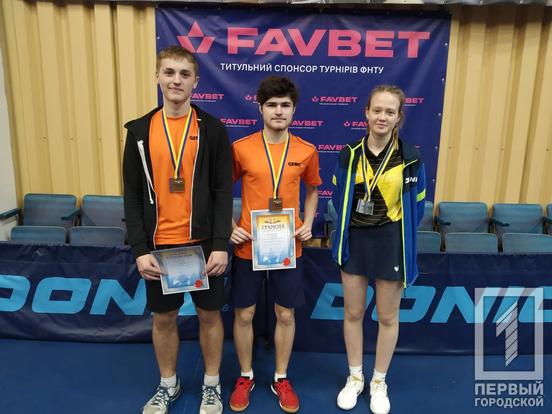 Чотири нагороди здобули криворізькі спортсмени на Чемпіонаті України з настільного тенісу серед юніорів3