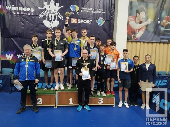 Чотири нагороди здобули криворізькі спортсмени на Чемпіонаті України з настільного тенісу серед юніорів2