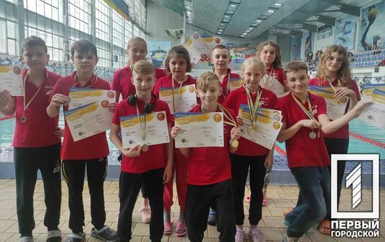 Феєричний виступ юних плавців: ще 38 відзнак Всеукраїнського кубку з плавання прямують до Кривого Рогу