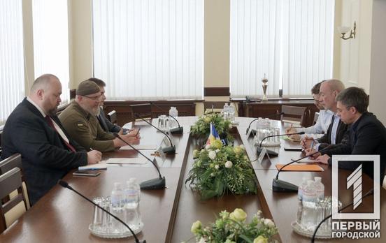 Голова Ради оборони Кривого Рогу Олександр Вілкул зустрівся з Послом Франції в Україні Етьєном де Понсеном