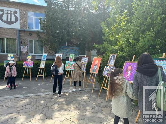 Юні художники з Кривого Рогу посіли призові місця у Всеукраїнському конкурсі «Портрет моєї матусі»2