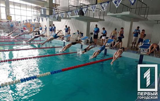 Криворізькі юні спортсмени здобули більше десятка нагород на всеукраїнських змаганнях із плавання