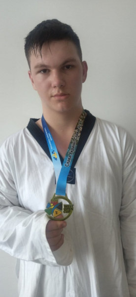 Криворізькі спортсмени вибороли медалі на Всеукраїнському турнірі з тхеквондо: який результат3