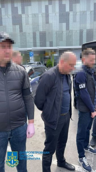 На Дніпропетровщині заступник керівника одного з відділень поліції впіймався на хабарі у 70 тисяч гривень1