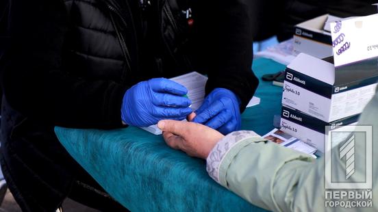 Попереджений – значить озброєний: благодійники з Кривого Рогу тестували на ВІЛ та гепатит мешканців Лозуватки5