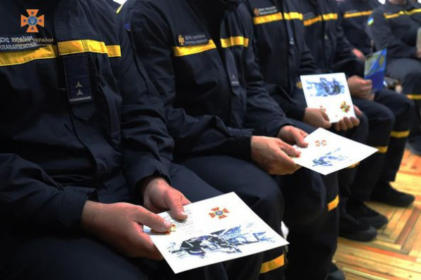 Рятувальників Дніпропетровщини нагородили за мужність та самовідданість на службі3
