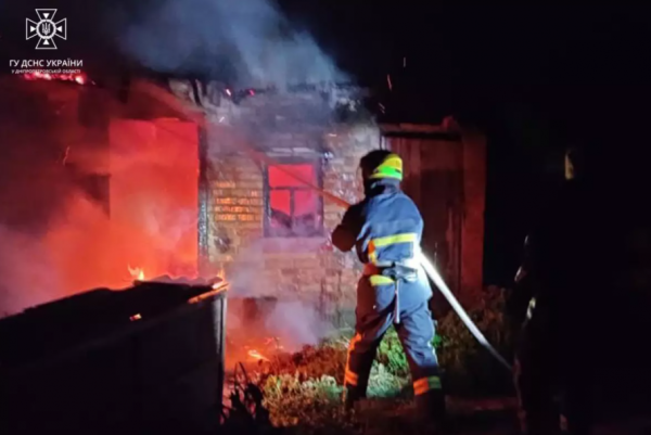 У Тернівському районі сталася пожежа у приватному будинку: подробиці від рятувальників2