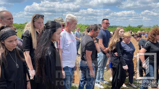 Плаче вся Україна: Кривий Ріг попрощався із жертвами ракетного удару по місту18