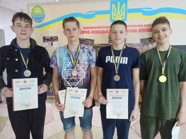 Плавці ДЮСШ №2 показали відмінний результат на чемпіонаті міста: скільки медалей виграли2