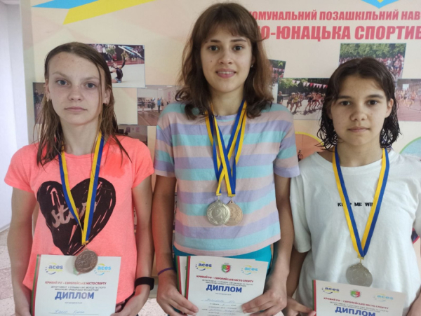 Плавці ДЮСШ №2 показали відмінний результат на чемпіонаті міста: скільки медалей виграли1