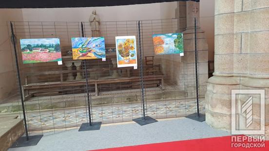У Франції пройшла виставка робіт юних художників із Кривого Рогу8