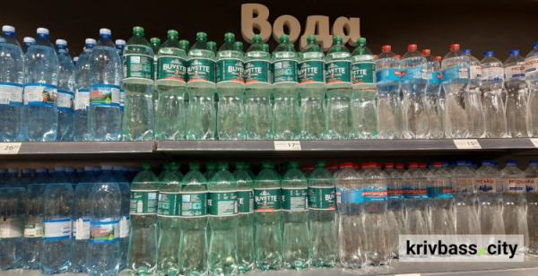 Вже напилися: у супермаркетах Кривого Рогу черг за водою більше немає0