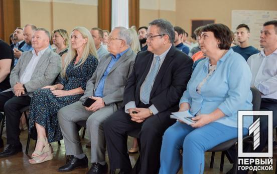 Американський фінансовий експерт Чарльз Вайтхед провів мотиваційну сесію для криворізьких бізнесменів-початківців