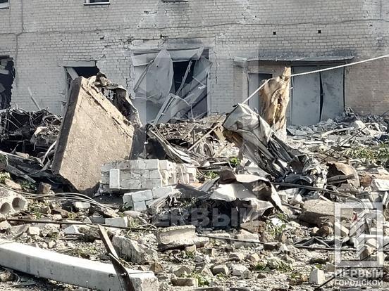 «Чули крики, бачили вогонь і відчули жар у кімнаті»: що зараз відбувається у Кривому Розі після нічної атаки шахедів9