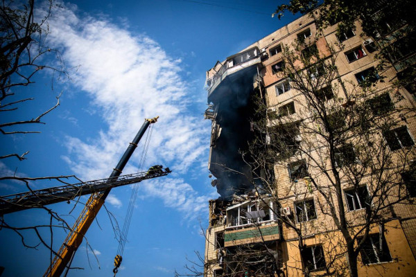 Криворіжці, які пережили ракетну атаку, звертаються до психологів1