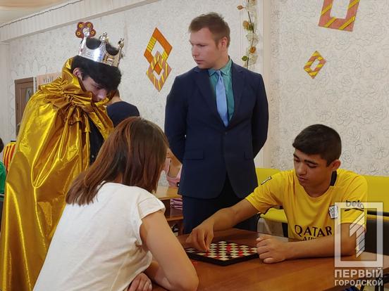 Найкраща партія: у Кривому Розі до міжнародного дня шахів відбувся турнір у Центрі психологічної реабілітації №11