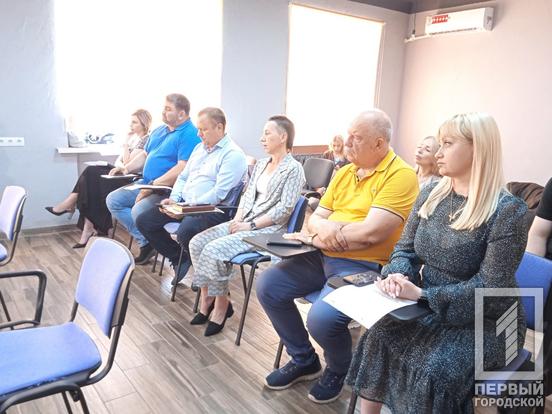 Навіть у нинішніх надскладних умовах Кривий Ріг активно долучається до реалізації проєктів всіх рівнів, грантових програм задля розвитку малого та середнього бізнесу та громади4
