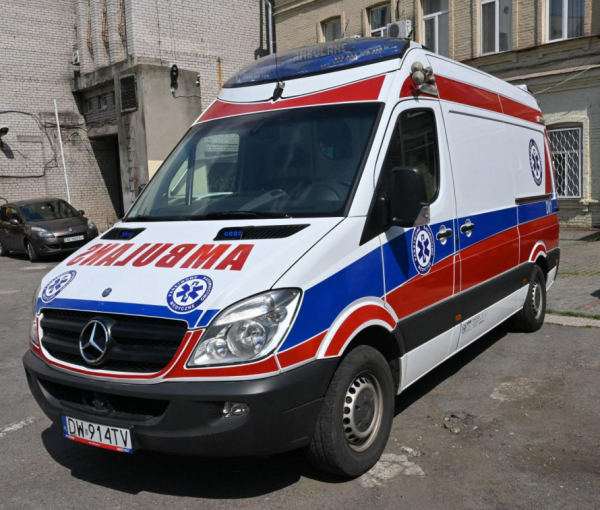 Оновлення автопарку у СІЗО Кривого Рогу: установі передали карету швидкої допомоги1