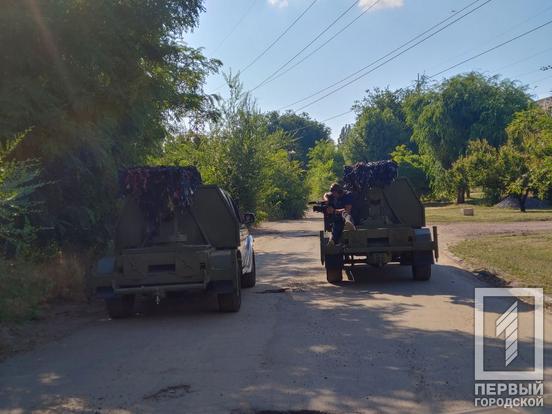 Швидкі, прохідні та «пекельні» для окупантів: Рада оборони міста передала військовим РСЗВ криворізького виробництва8