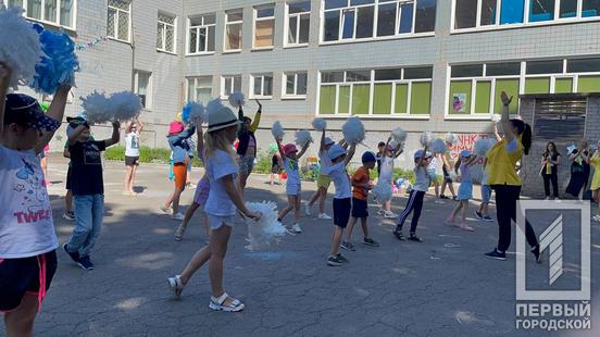 Танці, співи, естафети й аквагрим: на майданчику літнього відпочинку пройшов квест «Я люблю Україну»12