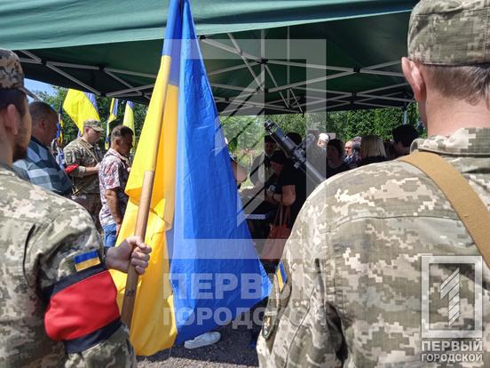 У Кривому Розі простилися зі сміливим військовослужбовцем Олексієм Сахном6