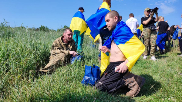 В Україну повернули 45 військовополонених та двох дітей1