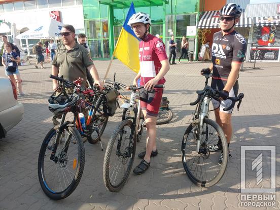 «Важливо пам’ятати своїх воїнів, Герої живуть вічно!»: у Кривому Розі провели велопробіг пам’яті медика Олексія Резніченка7