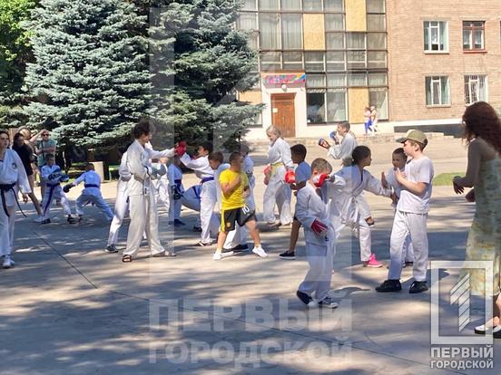 Ю. Вілкул: «У міру можливостей створюємо для криворіжців умови для активного, спортивного відпочинку. Це - не лише корисно для здоров’я, а діє як елемент емоційного розвантаження»1
