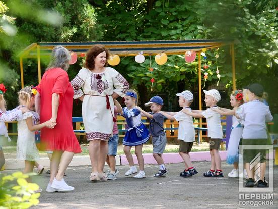 О. Вілкул: «З дотриманням усіх норм безпеки, після сертифікації укриттів ДСНС, у Кривому Розі працюють вже 65 дитячих садочків, які відвідують майже 3000 дітей»1