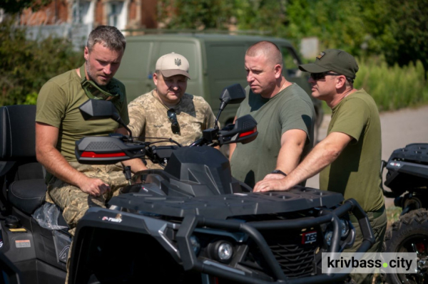 Танкова бригада з Кривого Рогу отримала квадроцикли від відомого благодійного фонду3