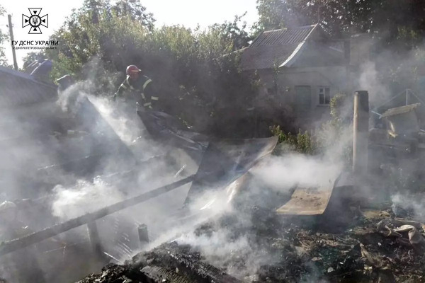 У Криворізькому районі ліквідовано пожежу на території приватного домоволодіння1