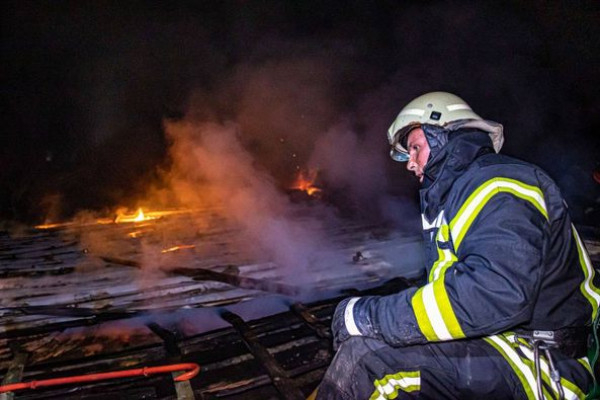 Уночі росіяни обстріляли Харків: постраждала одна людина, руйнувань зазнала складська будівля1