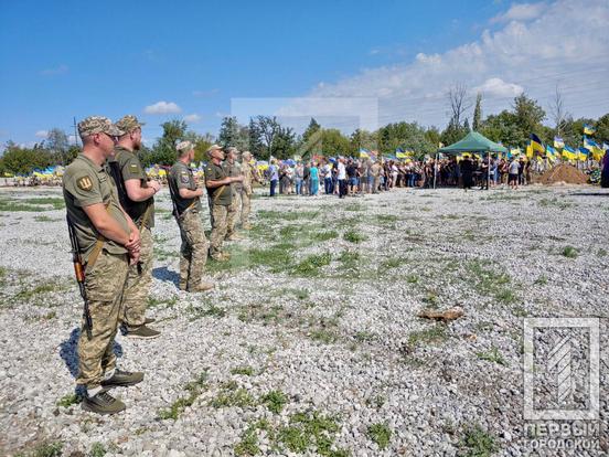 В останню путь провели хороброго криворізького захисника Павла Ліхмана6