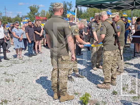 В останню путь провели хороброго криворізького захисника Павла Ліхмана2