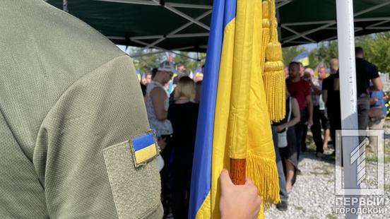 «Він був гаряче серце»: Кривий Ріг простився з полеглим бійцем  Валерієм Левіним11