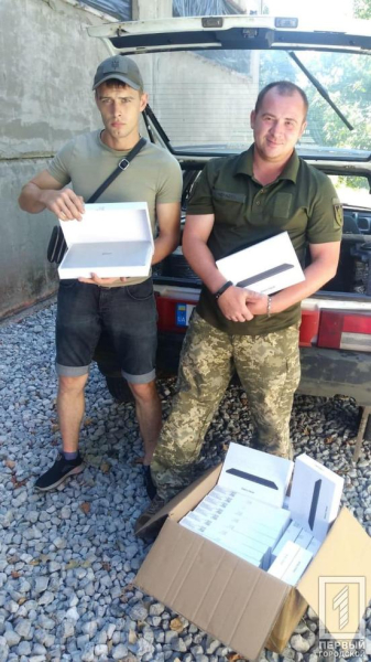 Винищуватимемо окупантів ще потужніше: Рада оборони Кривого Рогу надала українським захисникам монокуляри, авто, планшети та ноутбуки3