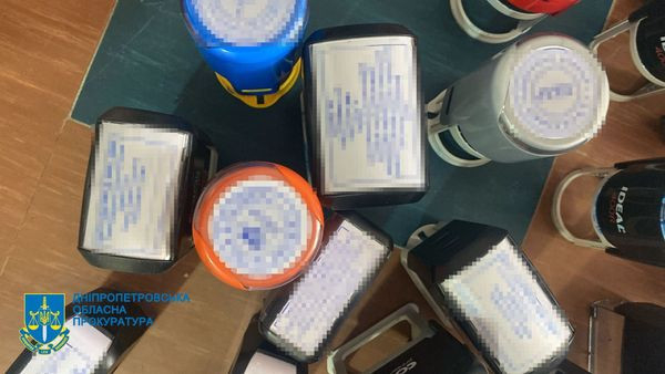 2 тисячі доларів за незаконні послуги: на Дніпропетровщині жінка підроблювала медичні документи для перетину державного кордону чоловіками призовного віку0