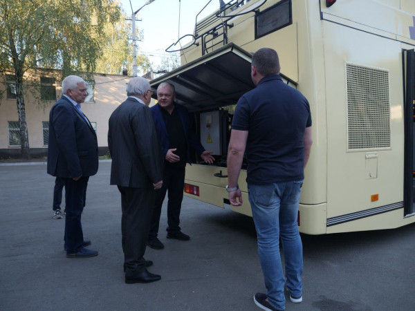 Ю. Вілкул: Навіть в складних умовах воєнного стану у Кривому Розі, коштом міського бюджету продовжується модернізація  муніципального електротранспорту7