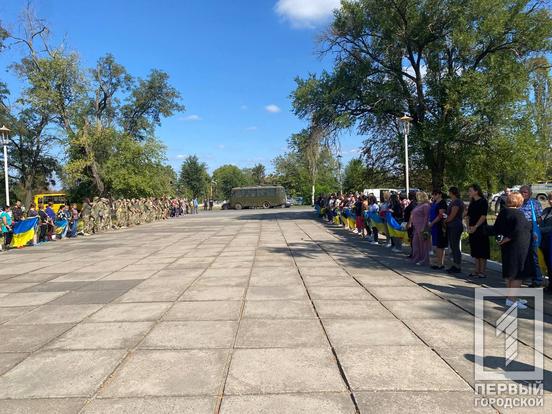 Кривий Ріг провів в останню земну дорогу мужнього воїна Богдана Ніколайчука1