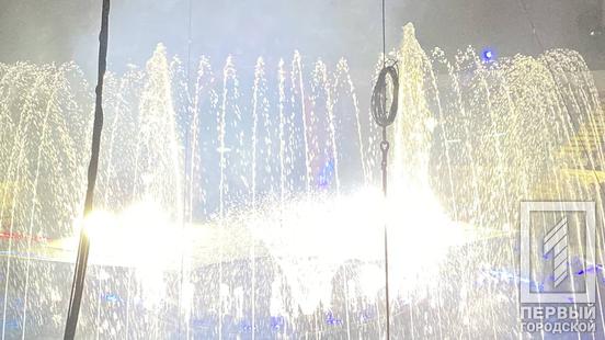 Магія води, атланти, акробати, русалки, дивовижний морський котик: Криворізький державний цирк презентував шоу «Waterland. Острів фантазій»7