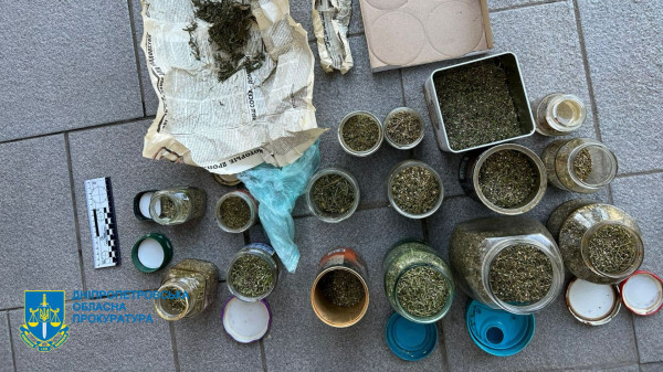 На Дніпропетровщині виявлено потужне угрупування, яке займалось продажем наркотичних речовин1