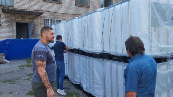 Німецькі благодійники передали мешканцям Криворіжжя понад 100 ємностей для води: які громади отримали бочки3