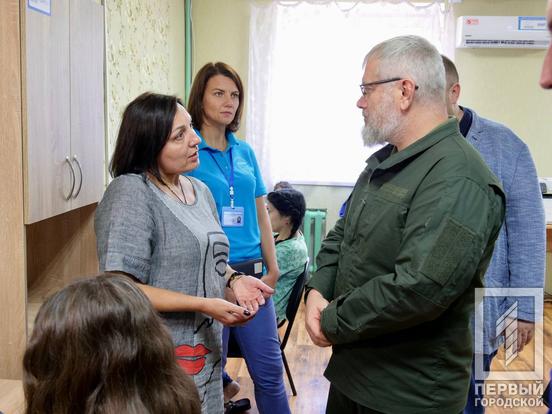 О. Вілкул: «Завдяки підтримки наших міжнародних партнерів у Кривому Розі відкрився новий, вже десятий дитячий освітній простір – це додаткова можливість для дітей під час війни мати якісну освіту, творчо розвиватися, отримувати психосоціальну та емоційну підтримку»6