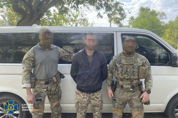 СБУ затримала у Дніпрі агента фсб, який видавав себе за військового, щоб безперешкодно шпигувати за ЗСУ2