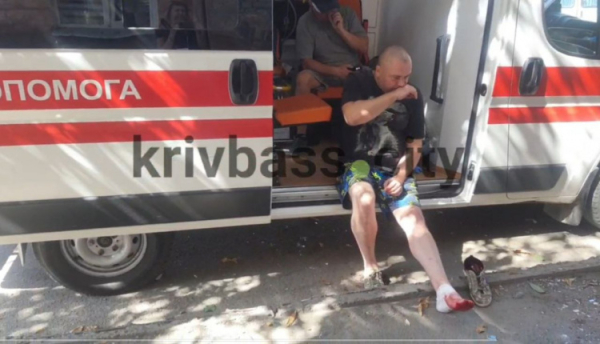 Троє людей в реанімації: внаслідок ракетного удару постраждали десятки криворіжців