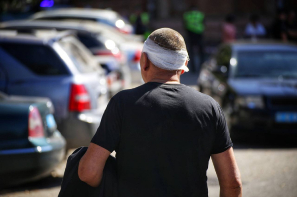 Троє людей в реанімації: внаслідок ракетного удару постраждали десятки криворіжців