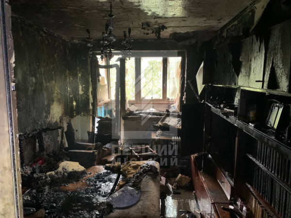 У Кривому Розі літній чоловік ледь не згорів заживо у власній оселі5