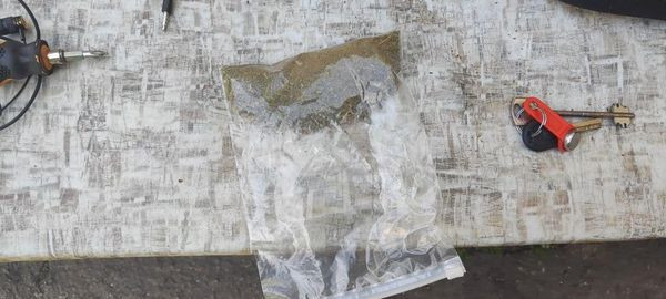 У криворіжця, який пиячив в громадському місці, знайшли канабіс0