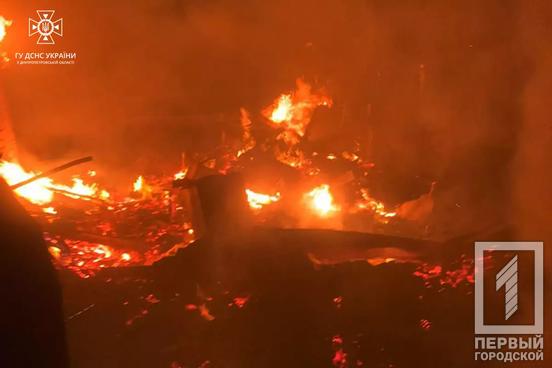У Криворізькому районі палало приватне домоволодіння, вогонь знищив майно та господарчу споруду1