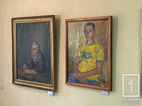 Барвисті портрети, заворожуючі пейзажі та патріотична скульптура з красномовним посилом рф: у Криворізькому державному педагогічному університеті відкрилася виставка робіт викладачів кафедр образотворчого та декоративного мистецтва і дизайну3